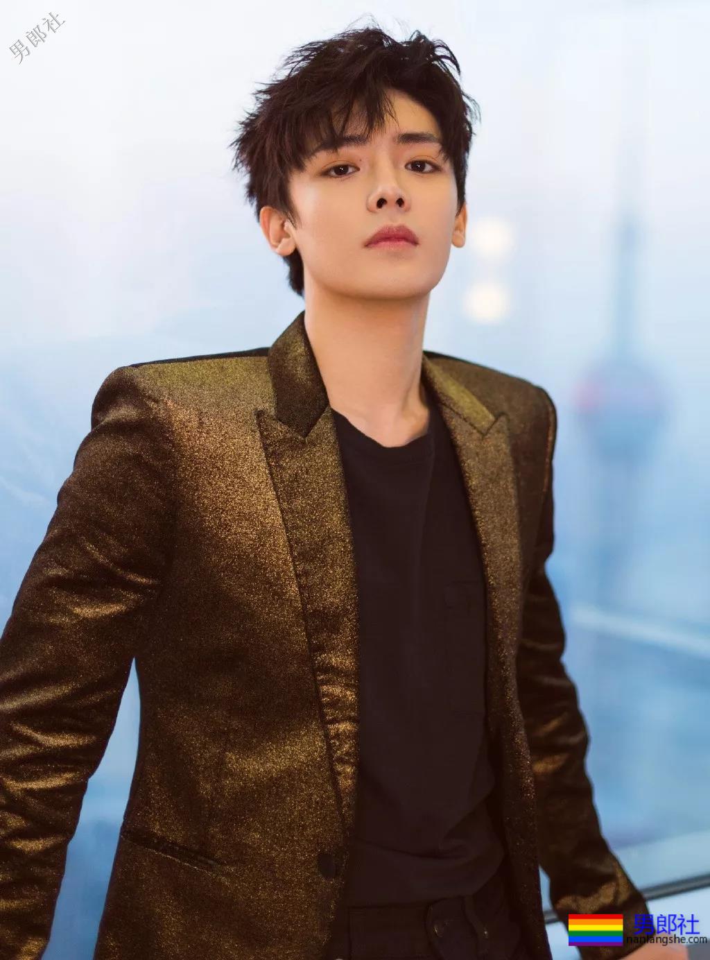 新版《倩女幽魂》宁采臣，竟是个院中冲凉秀肌肉的彪悍少年！奶凶奶凶的！ - 51虹马