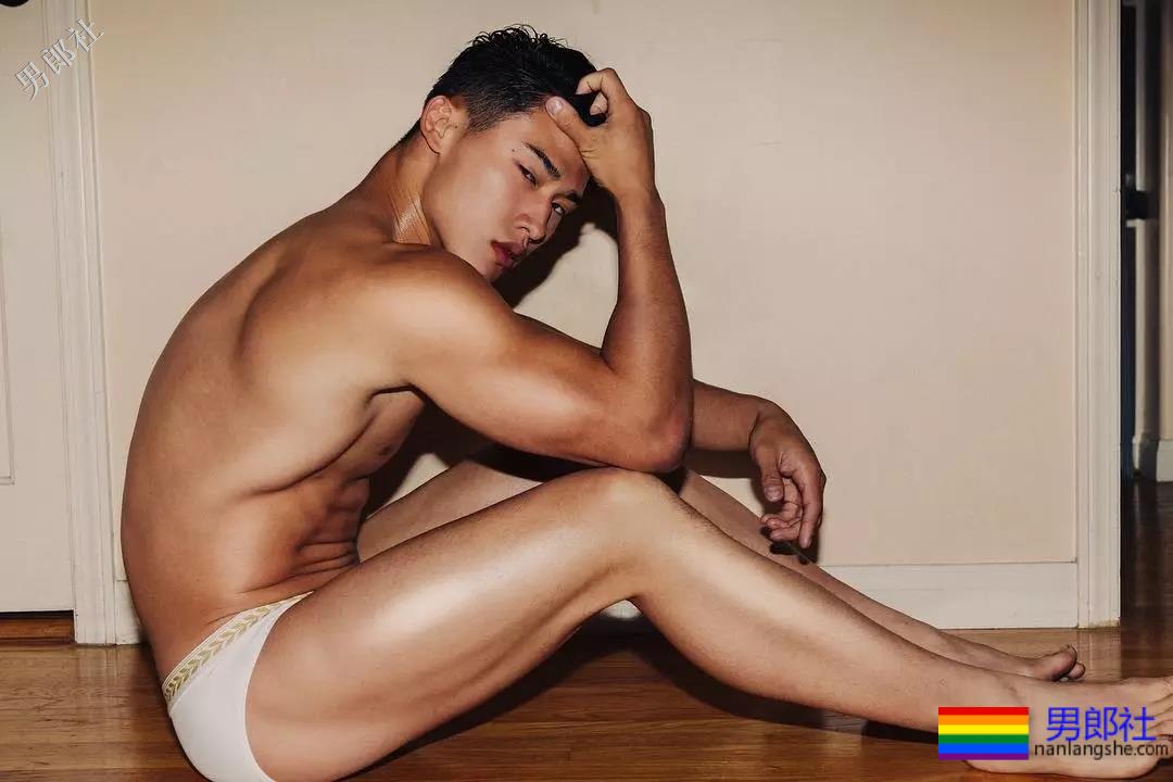 洪晓龙樊野加伟健，这肌肉摄影师还有多少惊喜我们不知道？ - 51虹马