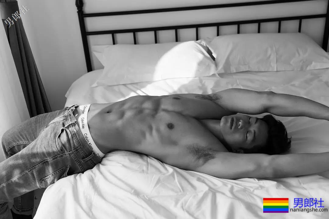 洪晓龙樊野加伟健，这肌肉摄影师还有多少惊喜我们不知道？ - 51虹马