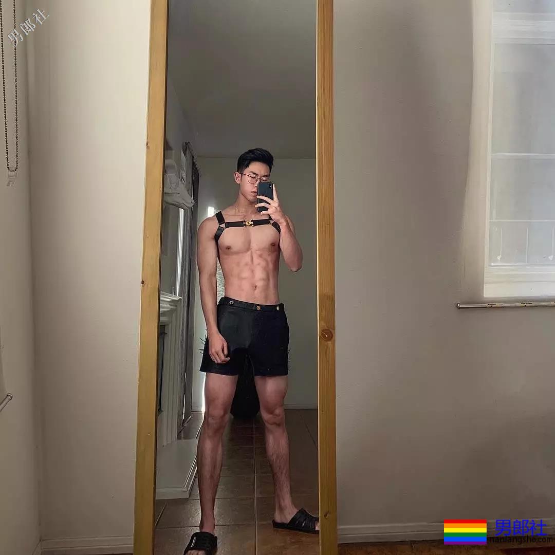 洪晓龙樊野加伟健，这肌肉摄影师还有多少惊喜我们不知道？ - 51虹马