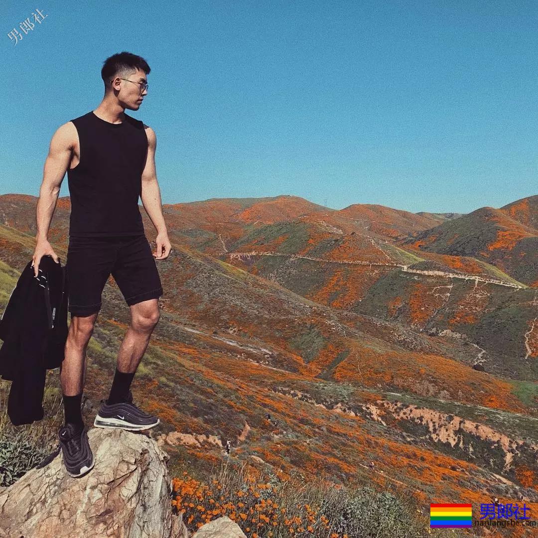 洪晓龙樊野加伟健，这肌肉摄影师还有多少惊喜我们不知道？ - 51虹马