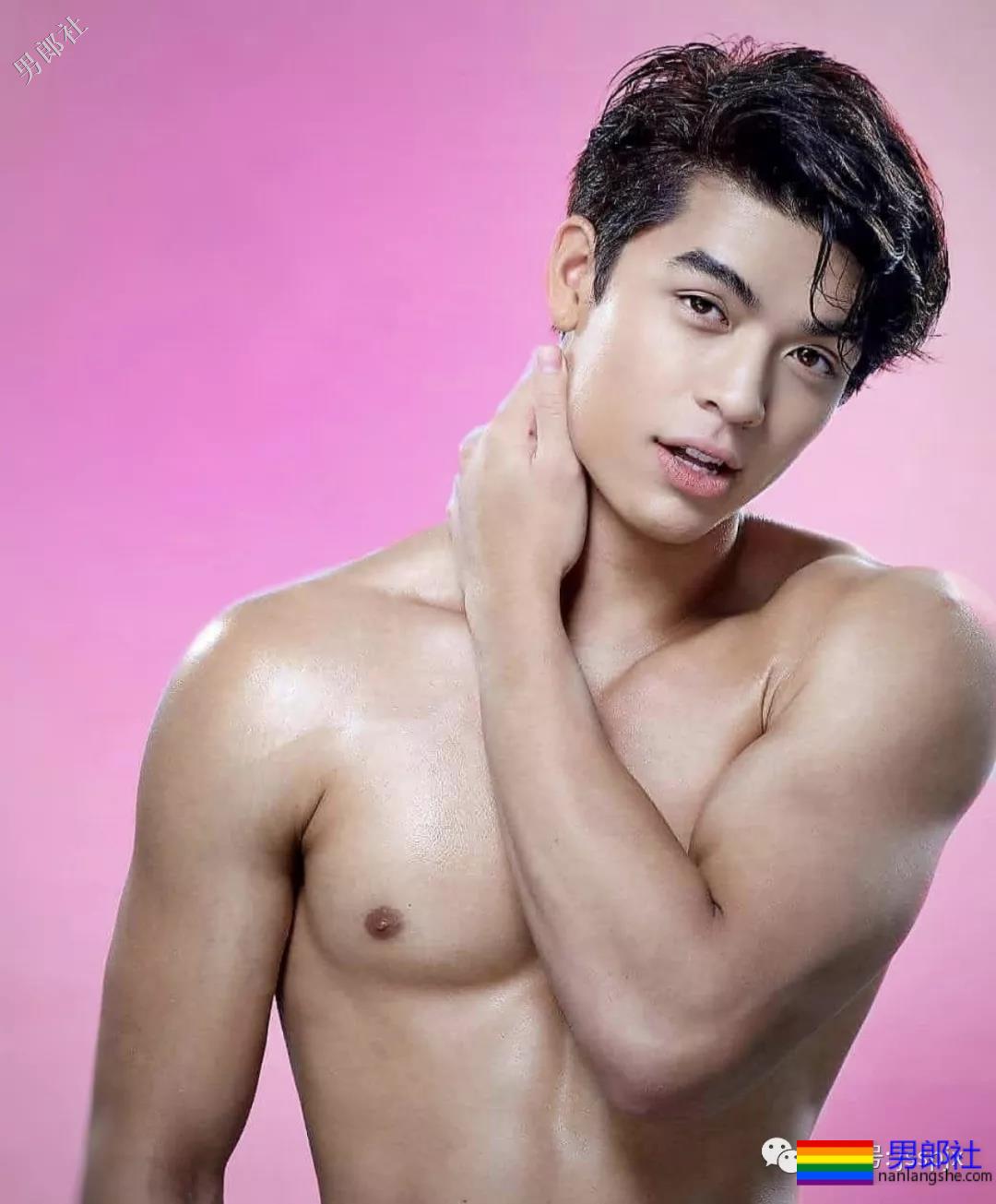 泰国混血肌肉小帅哥，厚厚的嘴唇高颜值！ - 51虹马