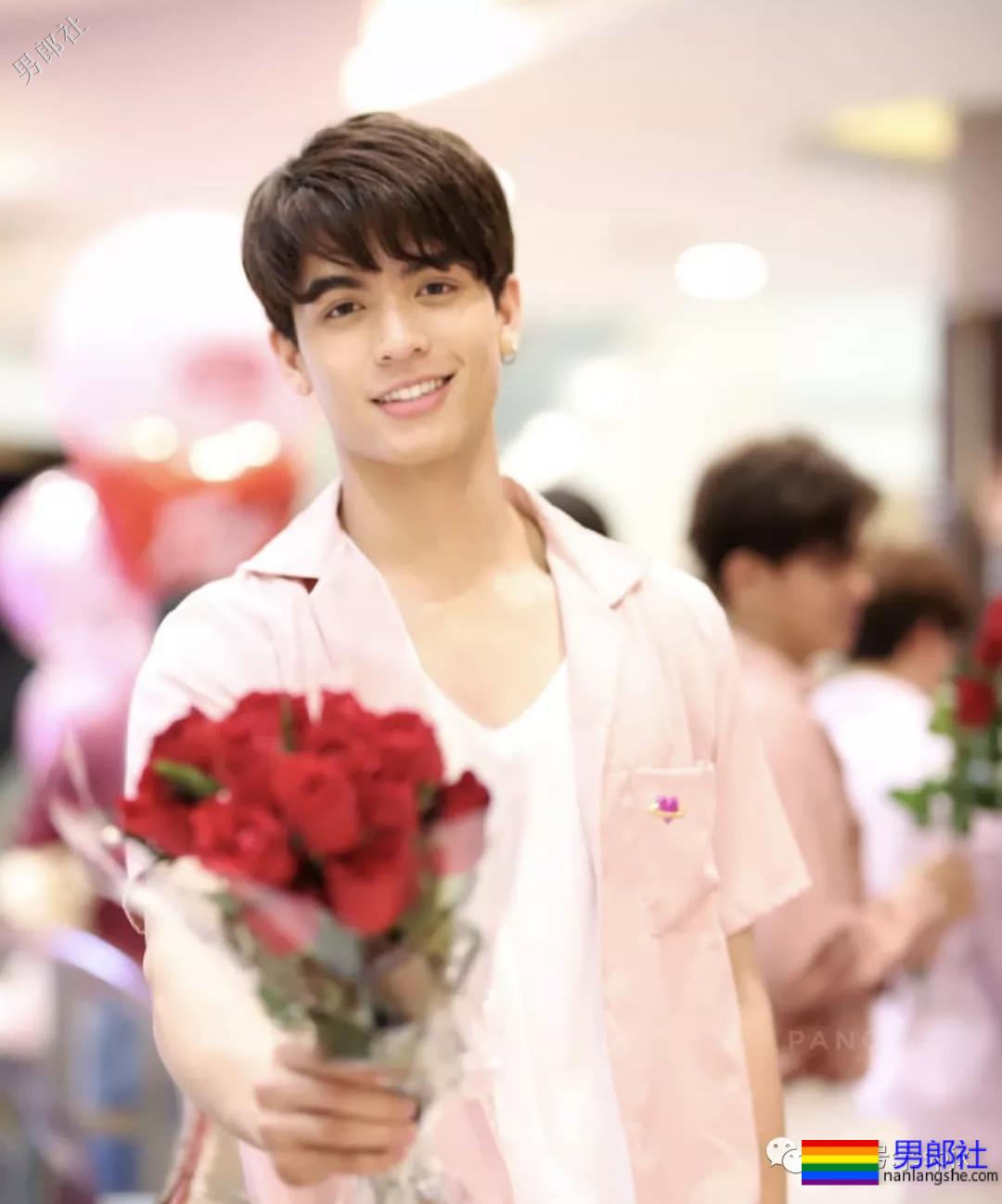 泰国混血肌肉小帅哥，厚厚的嘴唇高颜值！ - 51虹马