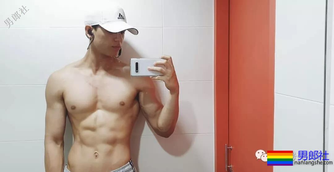 泰国混血肌肉小帅哥，厚厚的嘴唇高颜值！ - 51虹马