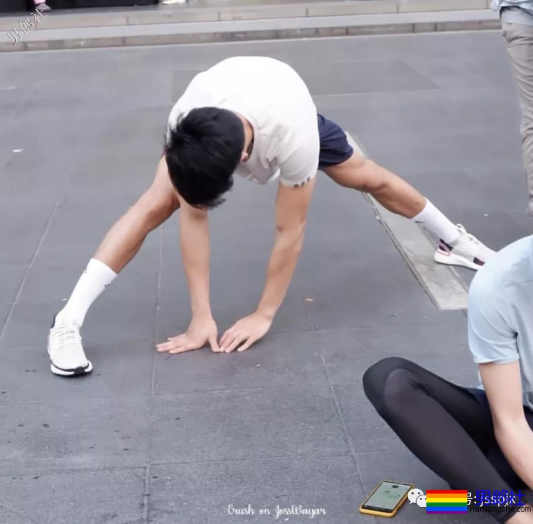 泰国混血肌肉小帅哥，厚厚的嘴唇高颜值！ - 51虹马