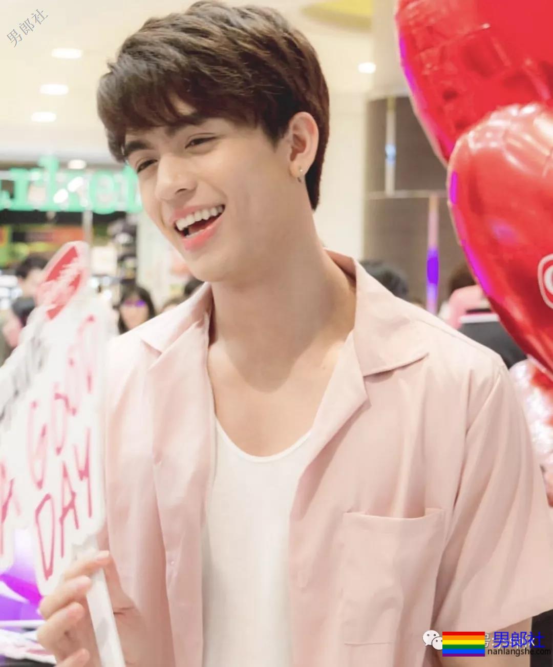 泰国混血肌肉小帅哥，厚厚的嘴唇高颜值！ - 51虹马