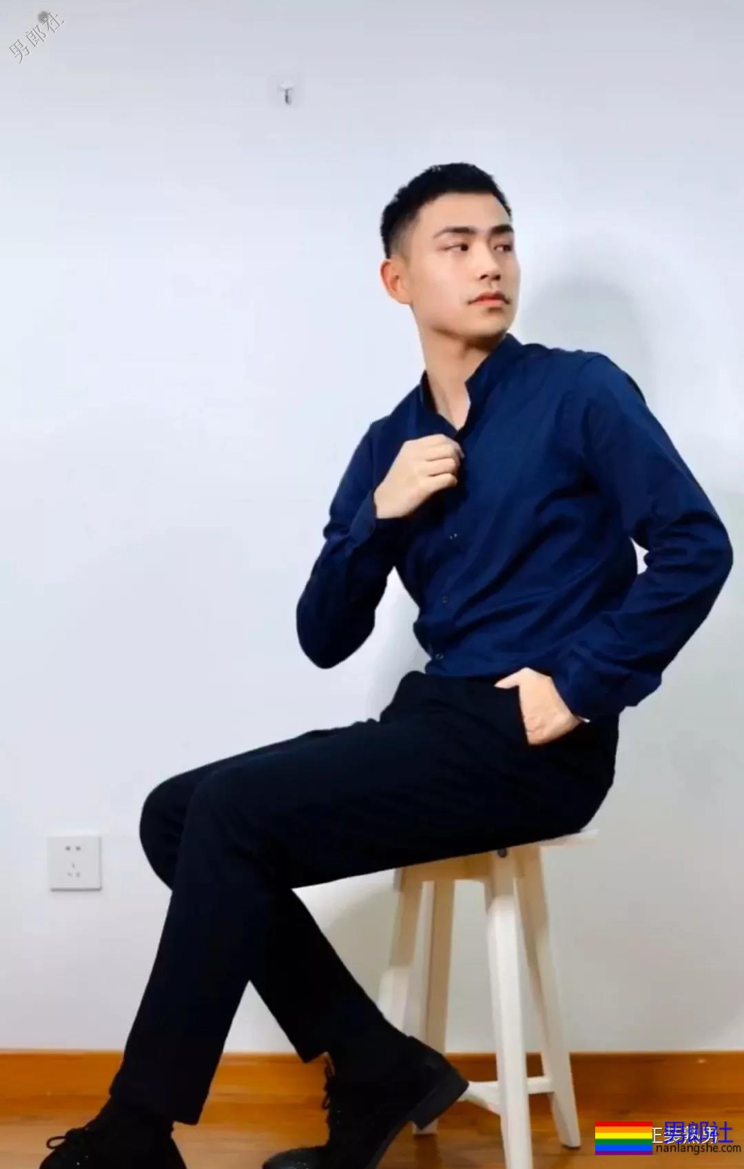 百变正装男为何这样有魅力，还有这西裤被垒起来的样子！ - 51虹马