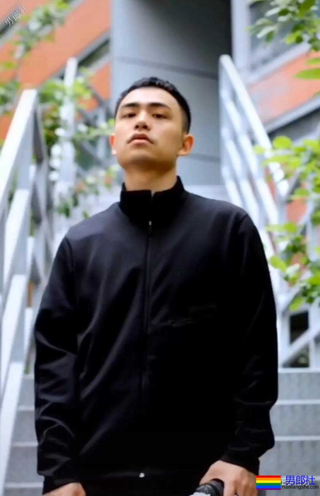 百变正装男为何这样有魅力，还有这西裤被垒起来的样子！ - 51虹马