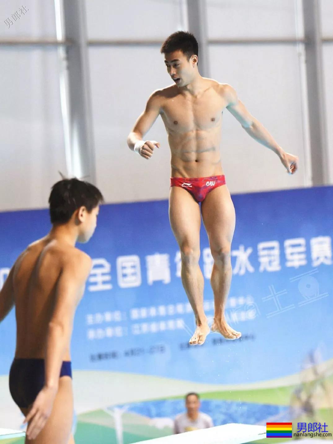 游泳帅哥比赛！妥妥的GV既视感呀！ - 51虹马