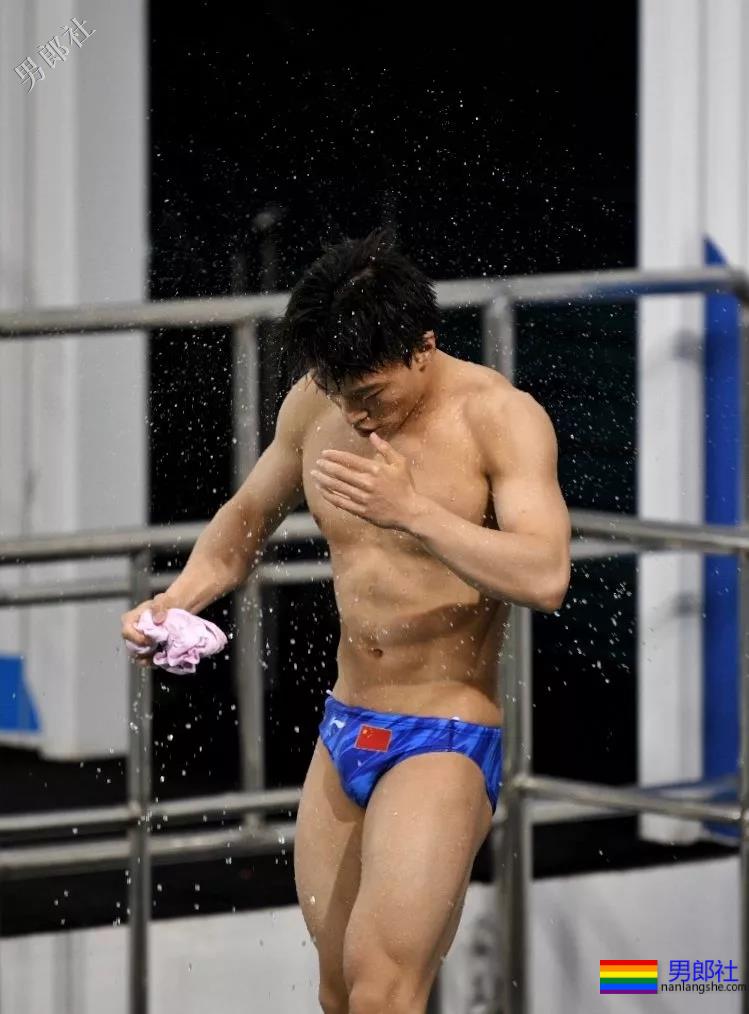 游泳帅哥比赛！妥妥的GV既视感呀！ - 51虹马