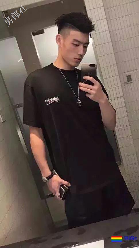 单眼皮高帅篮球运动员,好看到让人无法自拔 - 51虹马 单眼皮高帅篮球运动员,好看到让人无法自拔 - 51虹马