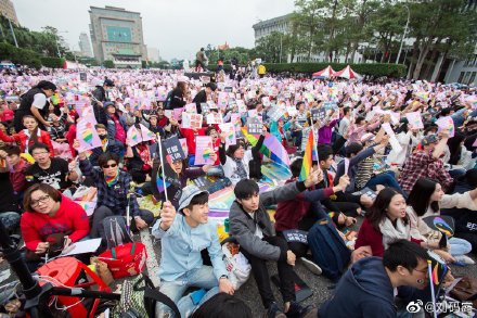 一张有故事感的照片--炎亚纶 - 51虹马 一张有故事感的照片--炎亚纶 - 51虹马