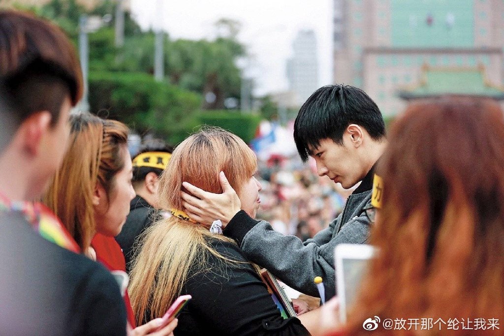 一张有故事感的照片--炎亚纶 - 51虹马 一张有故事感的照片--炎亚纶 - 51虹马