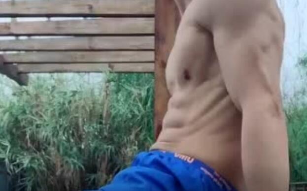 素人肌肉帅哥酷似陈冠希？？-51虹马