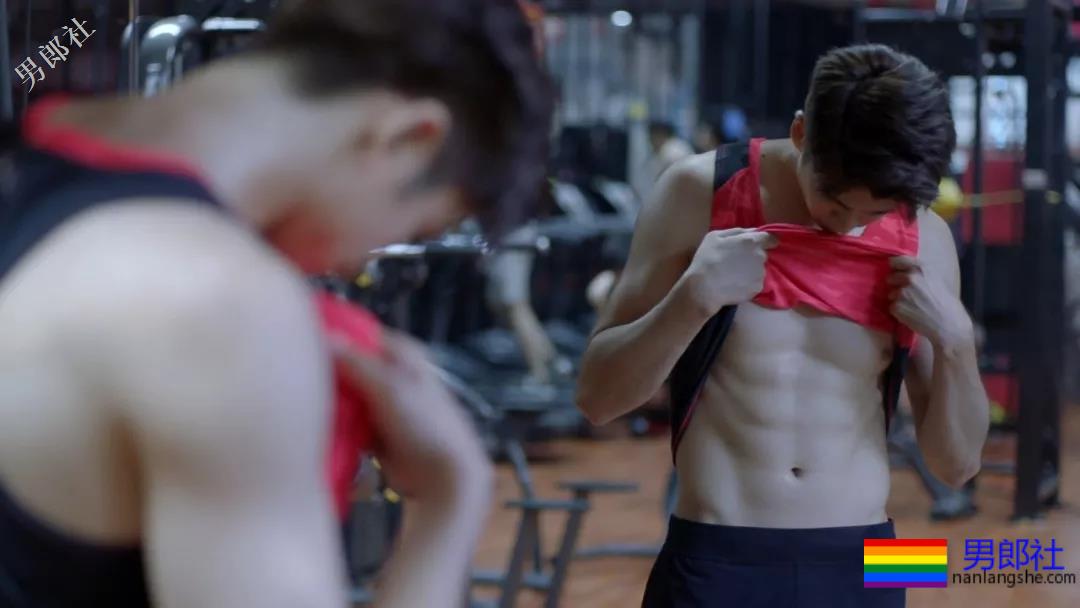 吻过男生演过基情,新剧秀腹肌被质疑,奶帅六块腹肌实力圈粉! - 51虹马 吻过男生演过基情,新剧秀腹肌被质疑,奶帅六块腹肌实力圈粉! - 51虹马