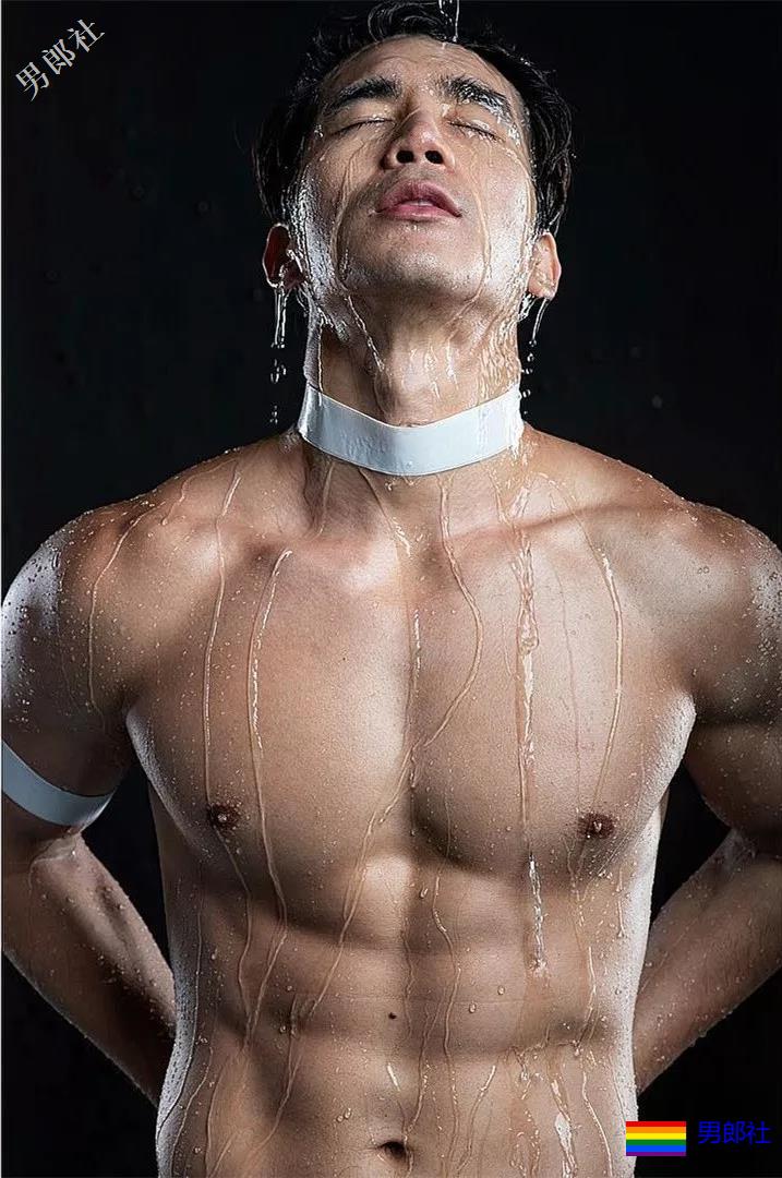 拥有最优秀六块腹肌的小狼狗，筋壮打夯基身材一秒掏空你！-51虹马