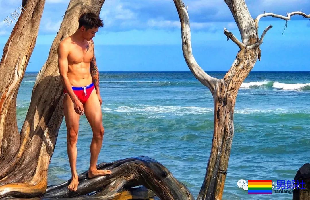 公狗腰的肌肉小哥纹身真好看!-51虹马