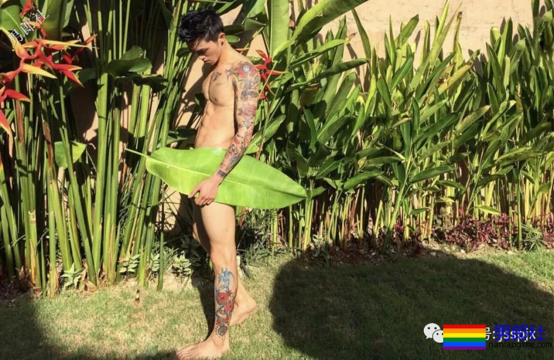 公狗腰的肌肉小哥纹身真好看！ - 51虹马