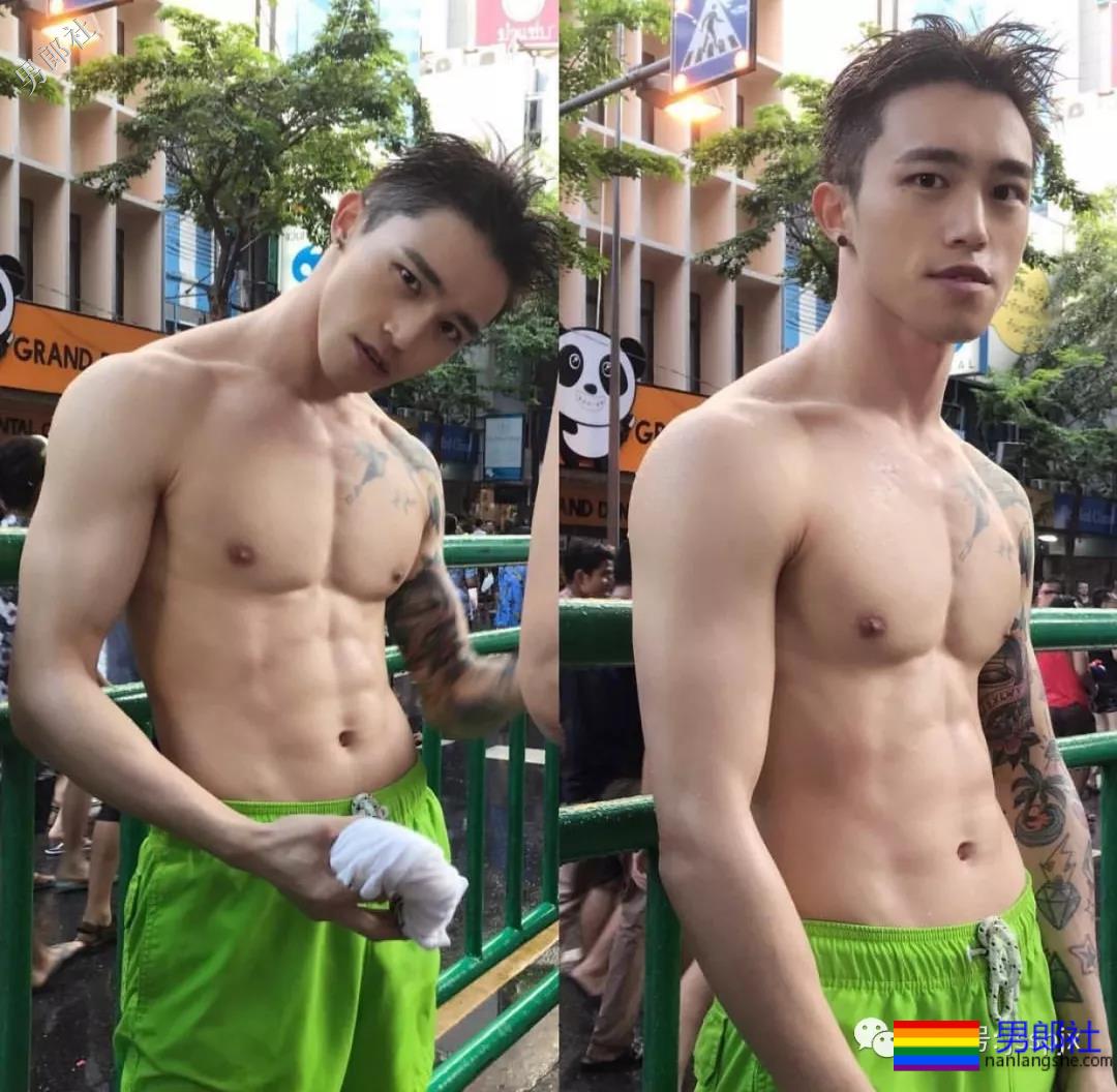 公狗腰的肌肉小哥纹身真好看！ - 51虹马