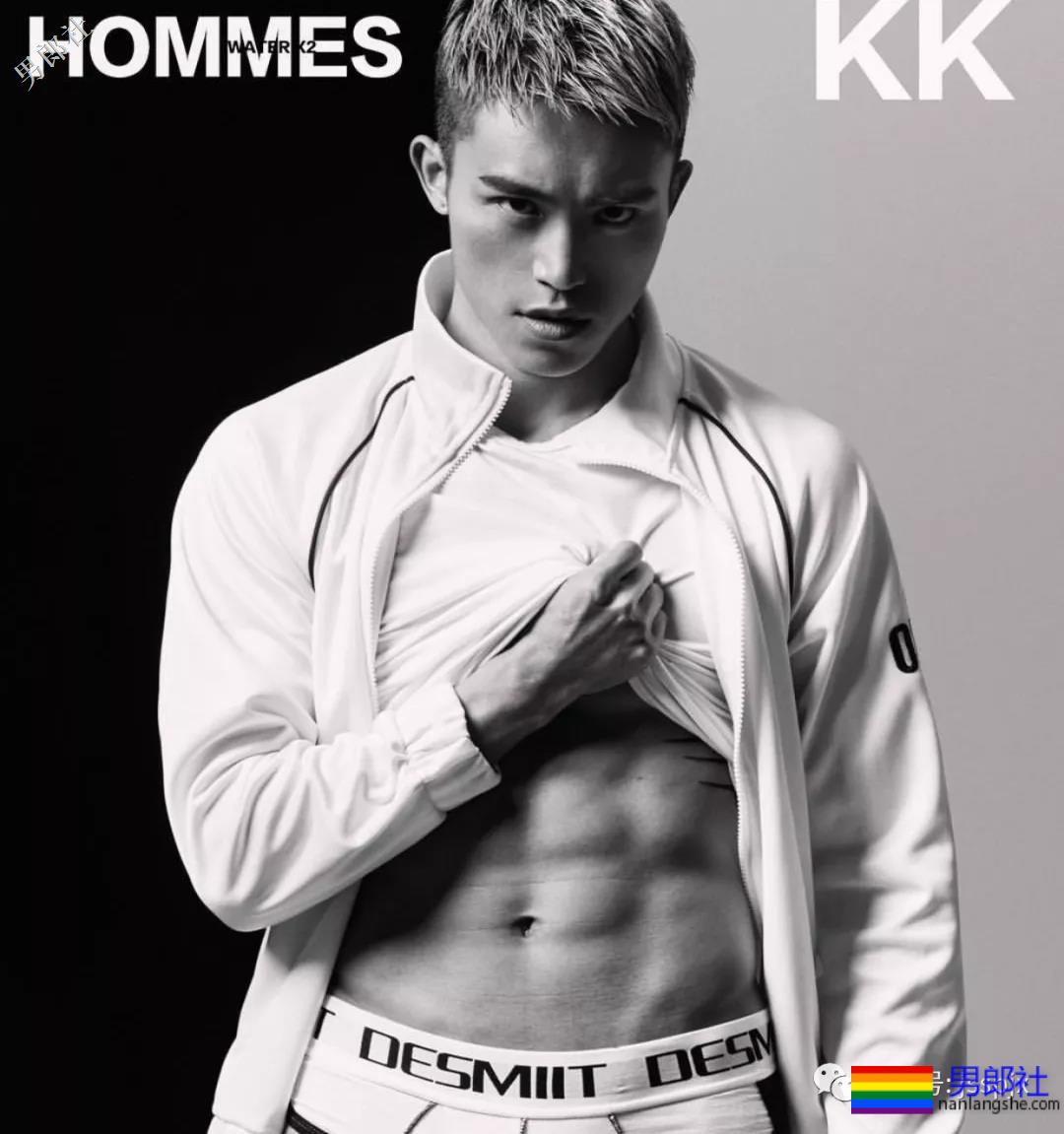 公狗腰的肌肉小哥纹身真好看！ - 51虹马