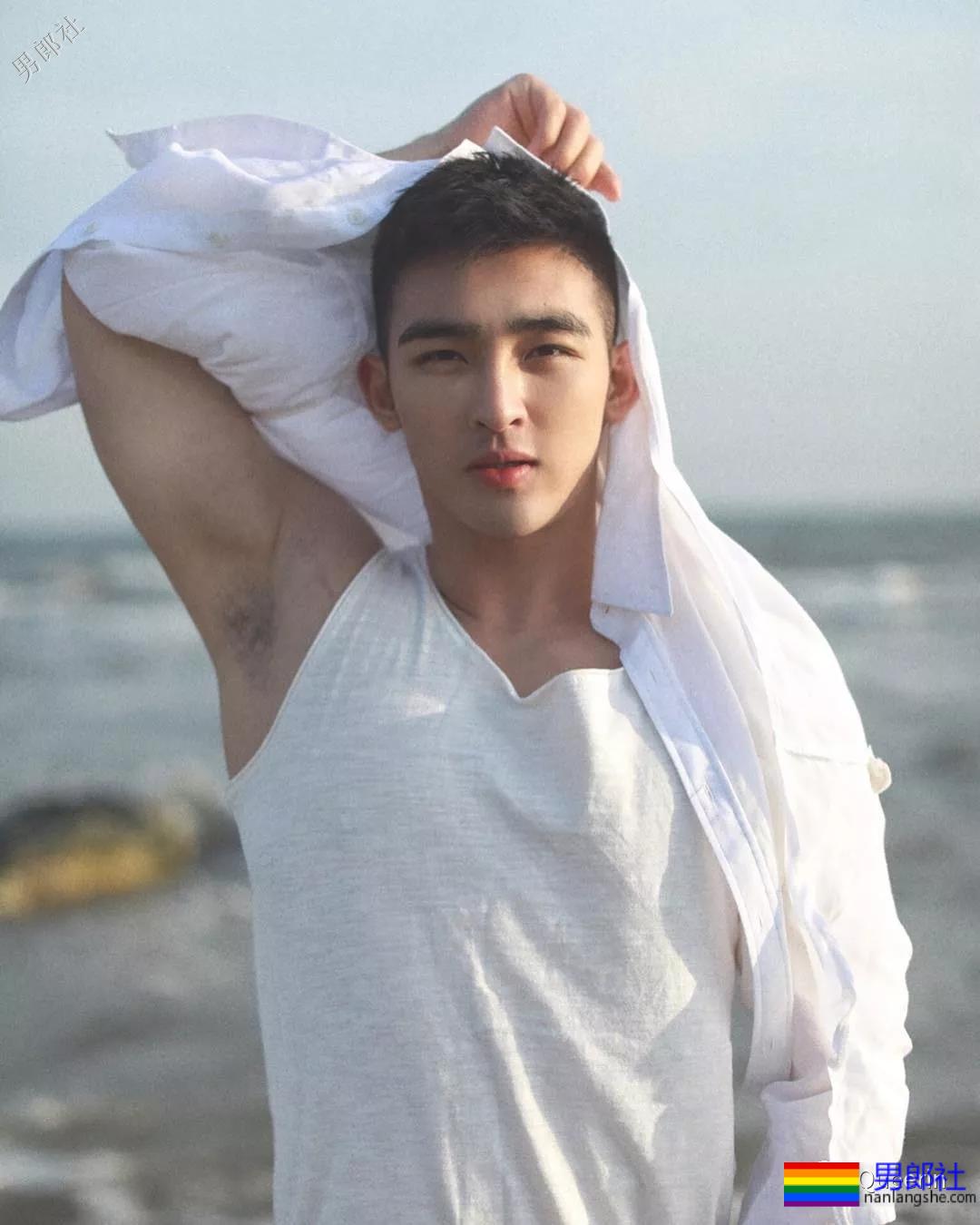 毛若懿又双叒叕发新硬照！ - 51虹马