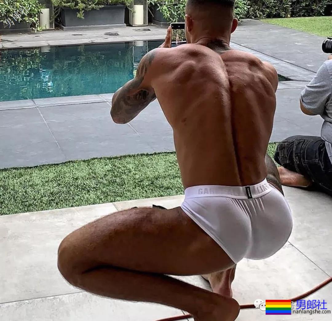 怎样让自己的臀翘过美国队长！？ - 51虹马