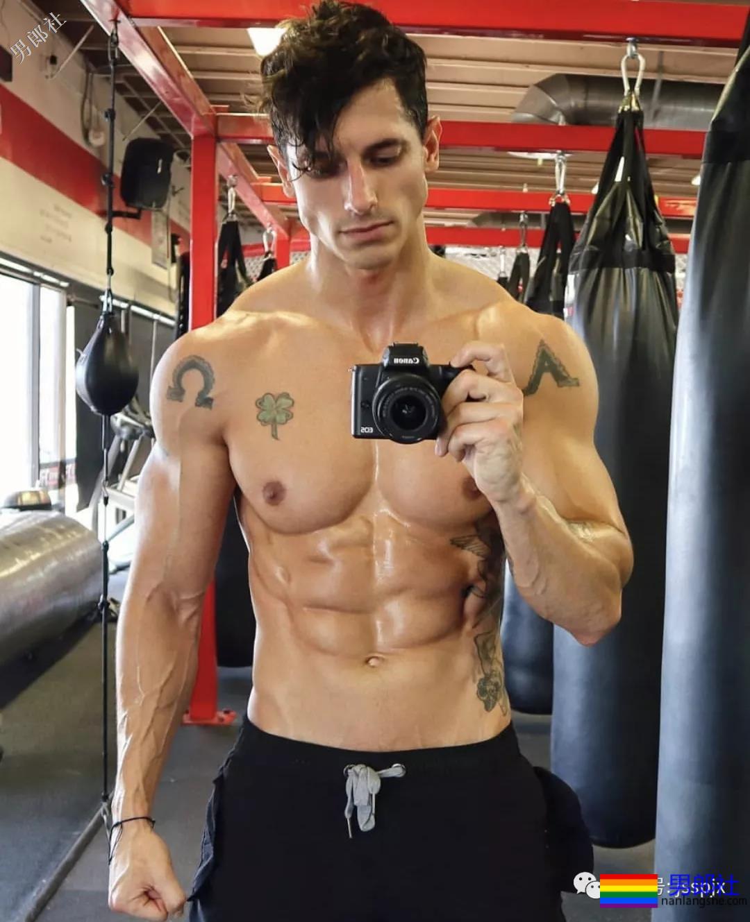 怎样让自己的臀翘过美国队长!? - 51虹马 怎样让自己的臀翘过美国队长!? - 51虹马