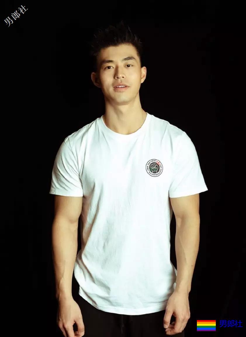 退伍兵当健身教练，拍小视频走红！ - 51虹马