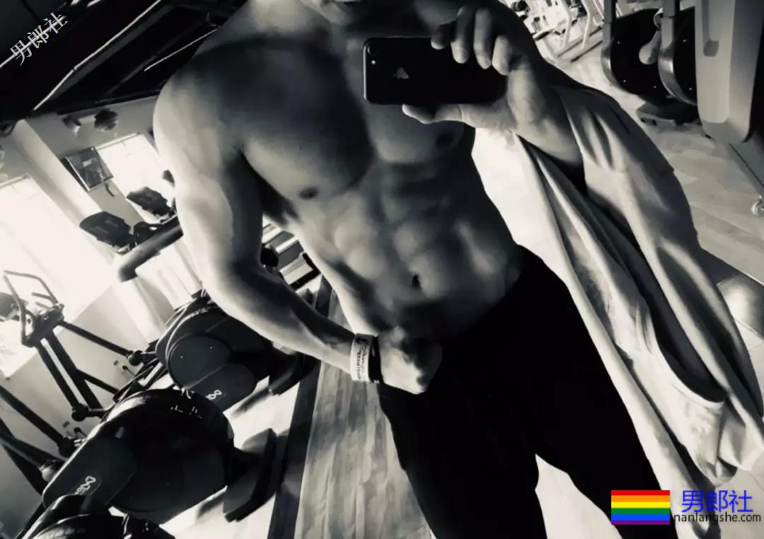 退伍兵当健身教练，拍小视频走红！ - 51虹马