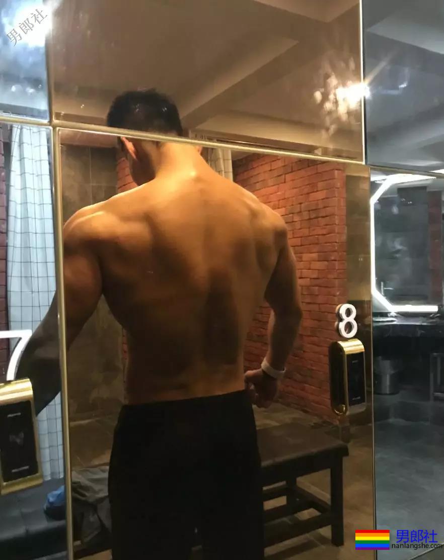 退伍兵当健身教练，拍小视频走红！ - 51虹马