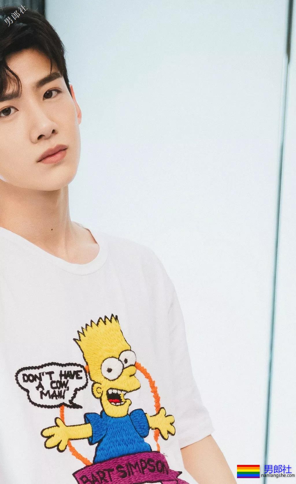 “童颜巨臂”小奶狗的胸肌上热搜！八块腹肌写真惹人尖叫！ - 51虹马