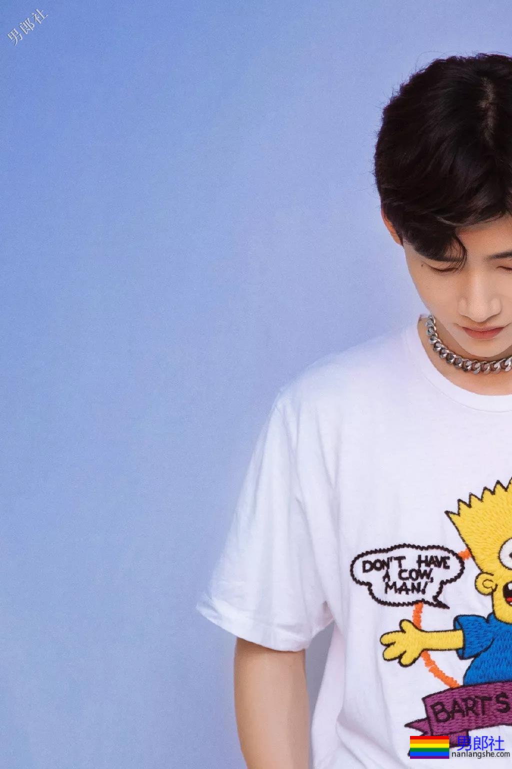 “童颜巨臂”小奶狗的胸肌上热搜！八块腹肌写真惹人尖叫！ - 51虹马