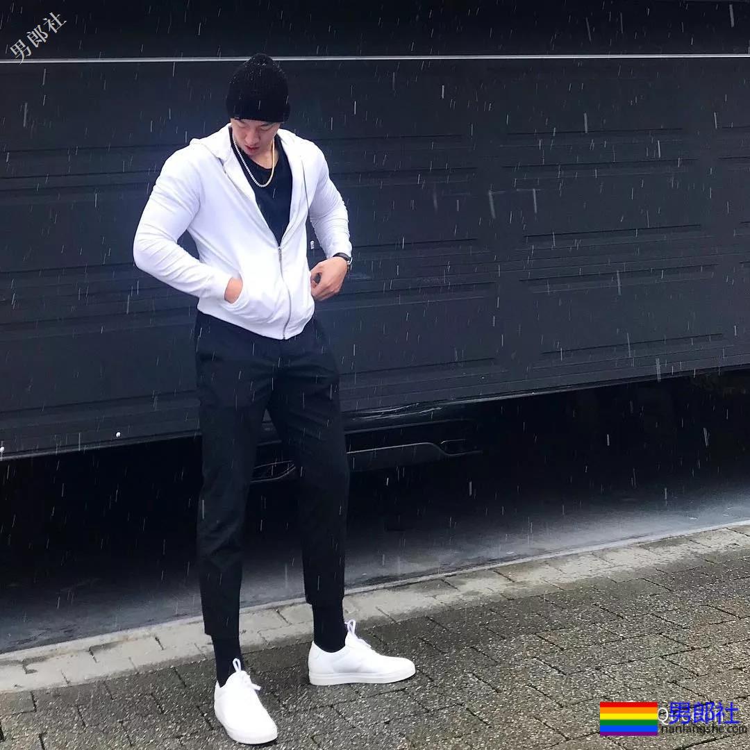 195小哥哥硬照真不亏，A爆的肌肉男真是万能良药！ - 51虹马