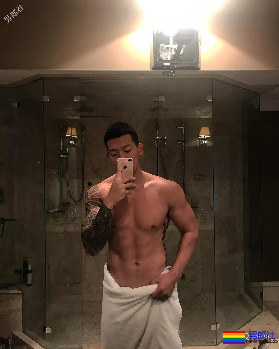 195小哥哥硬照真不亏，A爆的肌肉男真是万能良药！ - 51虹马