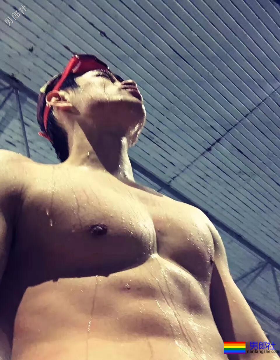 盐系小奶狗的炫腹日常，可以？ - 51虹马