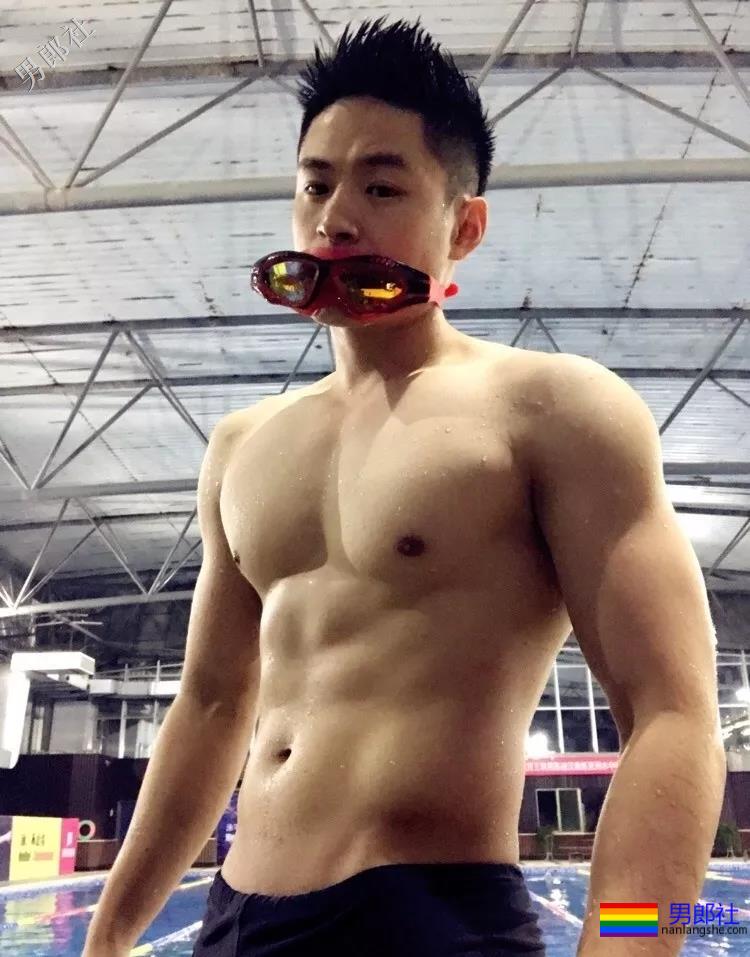 盐系小奶狗的炫腹日常，可以？ - 51虹马