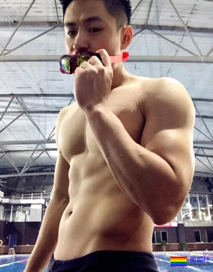 盐系小奶狗的炫腹日常，可以？ - 51虹马