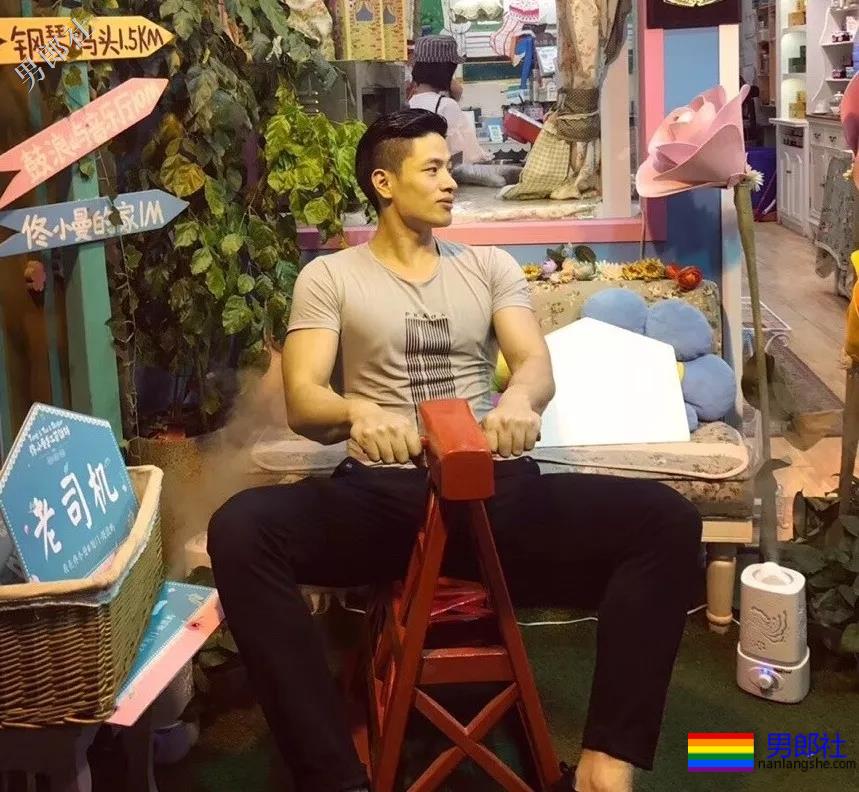 盐系小奶狗的炫腹日常，可以？ - 51虹马