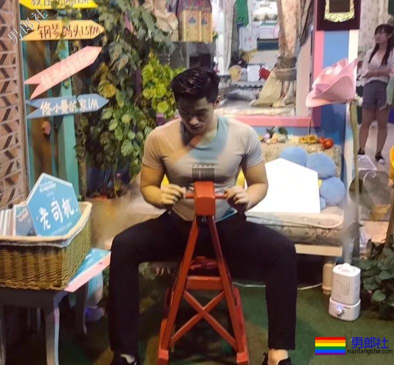 盐系小奶狗的炫腹日常，可以？ - 51虹马