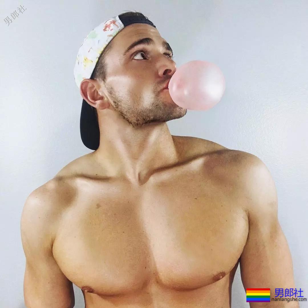 盐系小奶狗的炫腹日常，可以？ - 51虹马