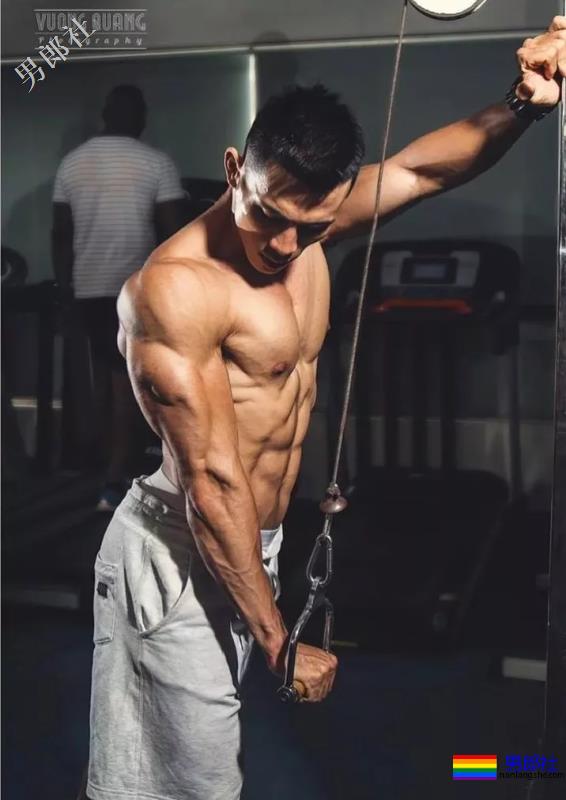 糖 | 壮男薄肌上阵！真的很大！ - 51虹马