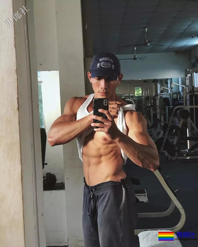 糖 | 壮男薄肌上阵！真的很大！ - 51虹马