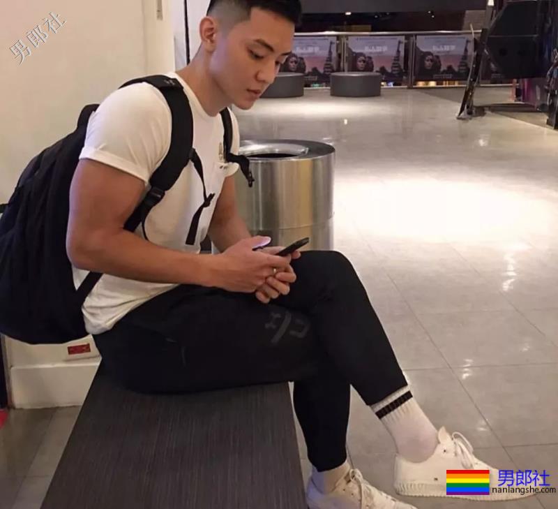 邻居哥哥 - 51虹马