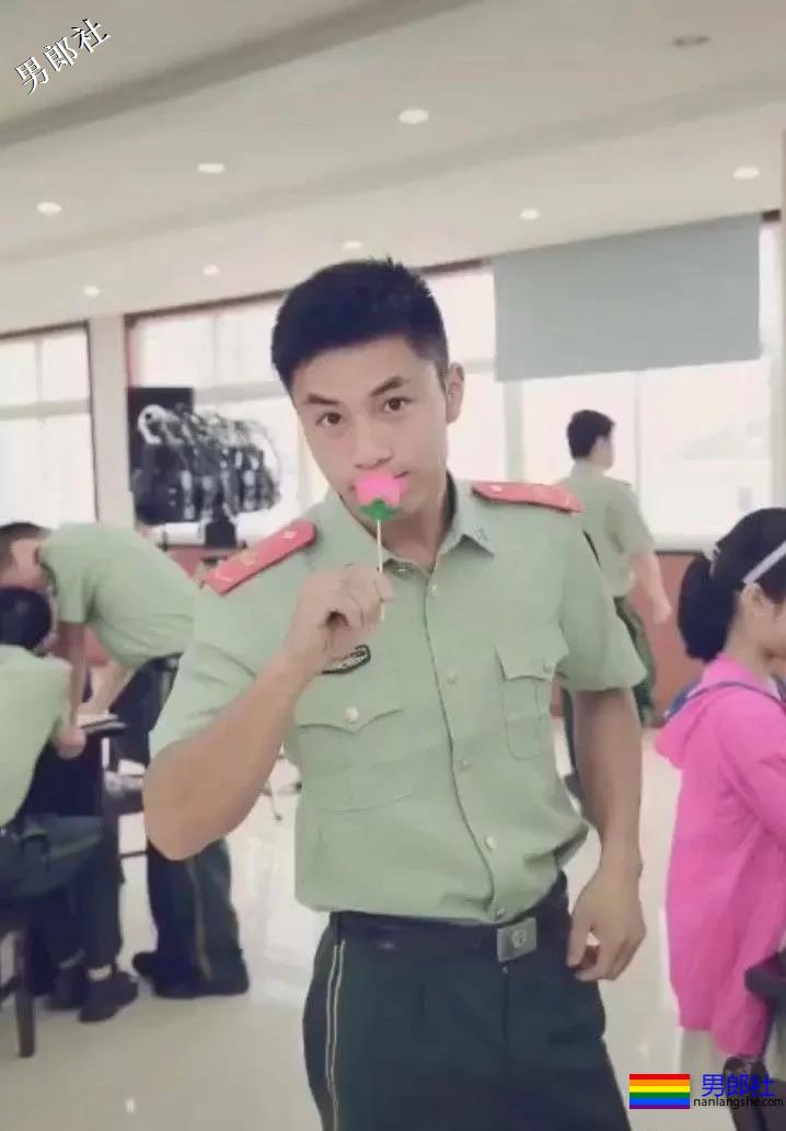 肌肉消防兵！张张图片都让你血脉喷张！-51虹马