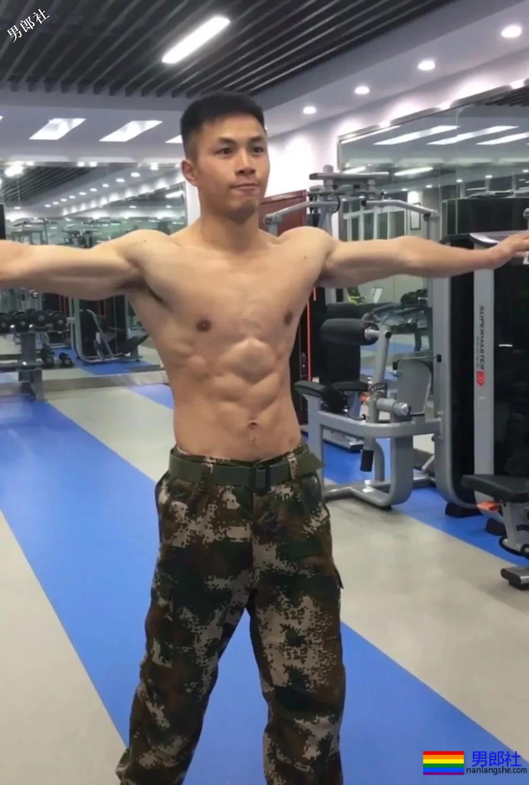 肌肉消防兵！张张图片都让你血脉喷张！ - 51虹马