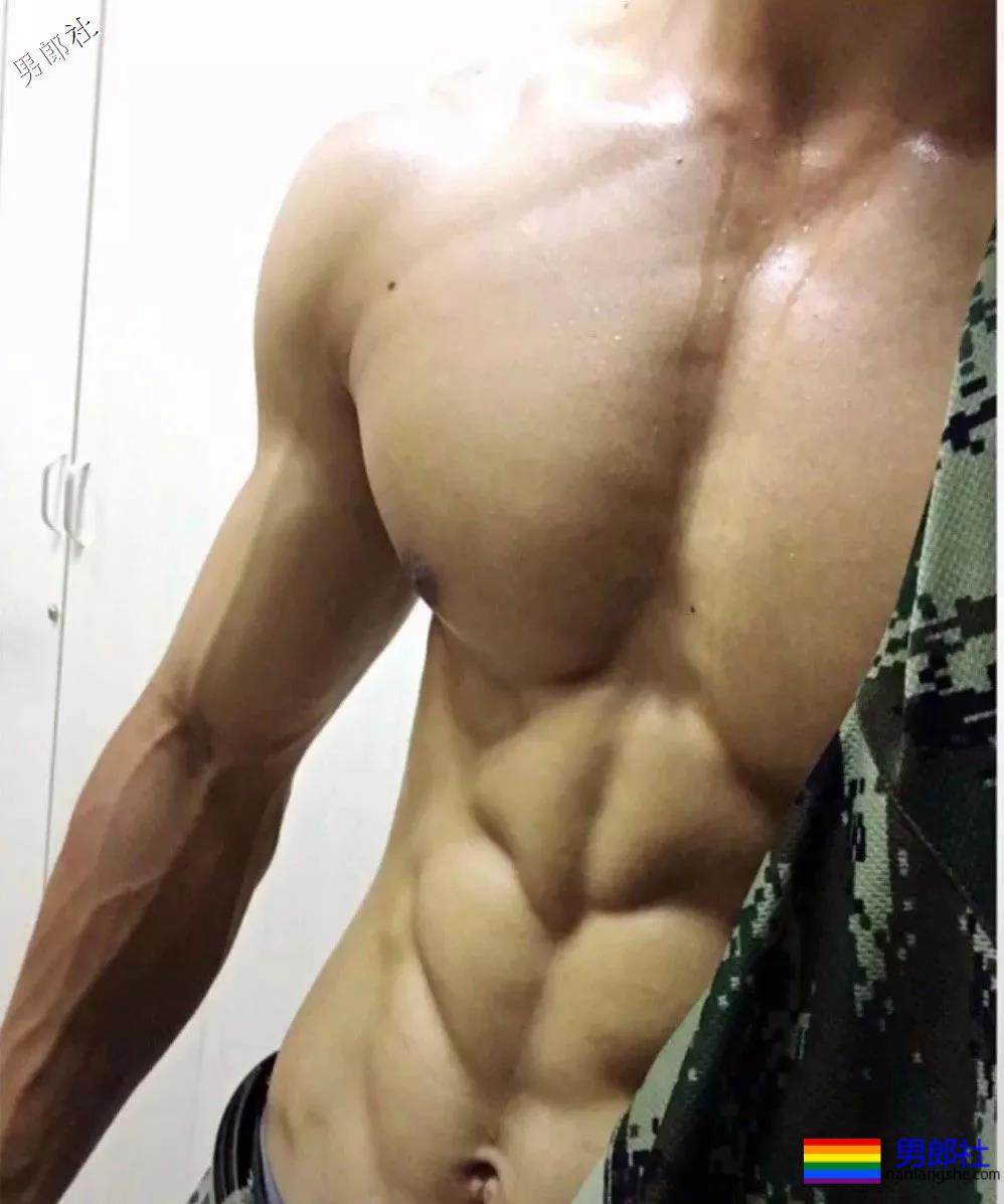 肌肉消防兵！张张图片都让你血脉喷张！ - 51虹马