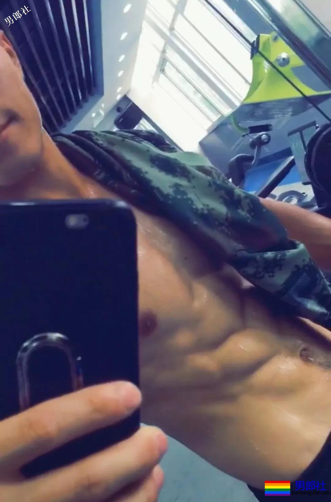 肌肉消防兵！张张图片都让你血脉喷张！ - 51虹马