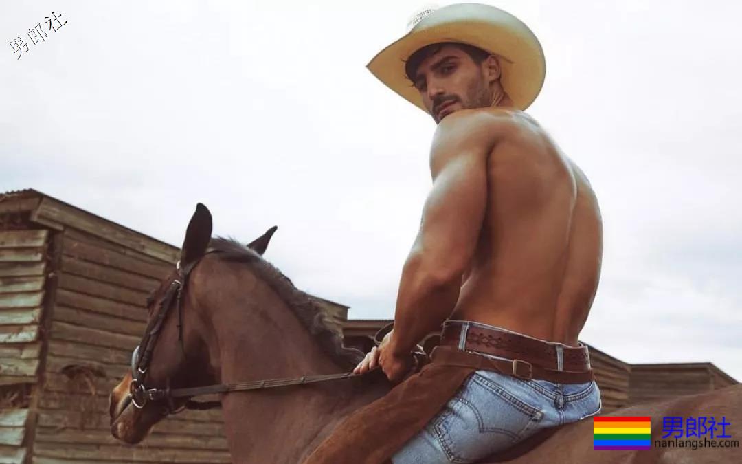 帅气的肌肉西部牛仔写真 - 51虹马