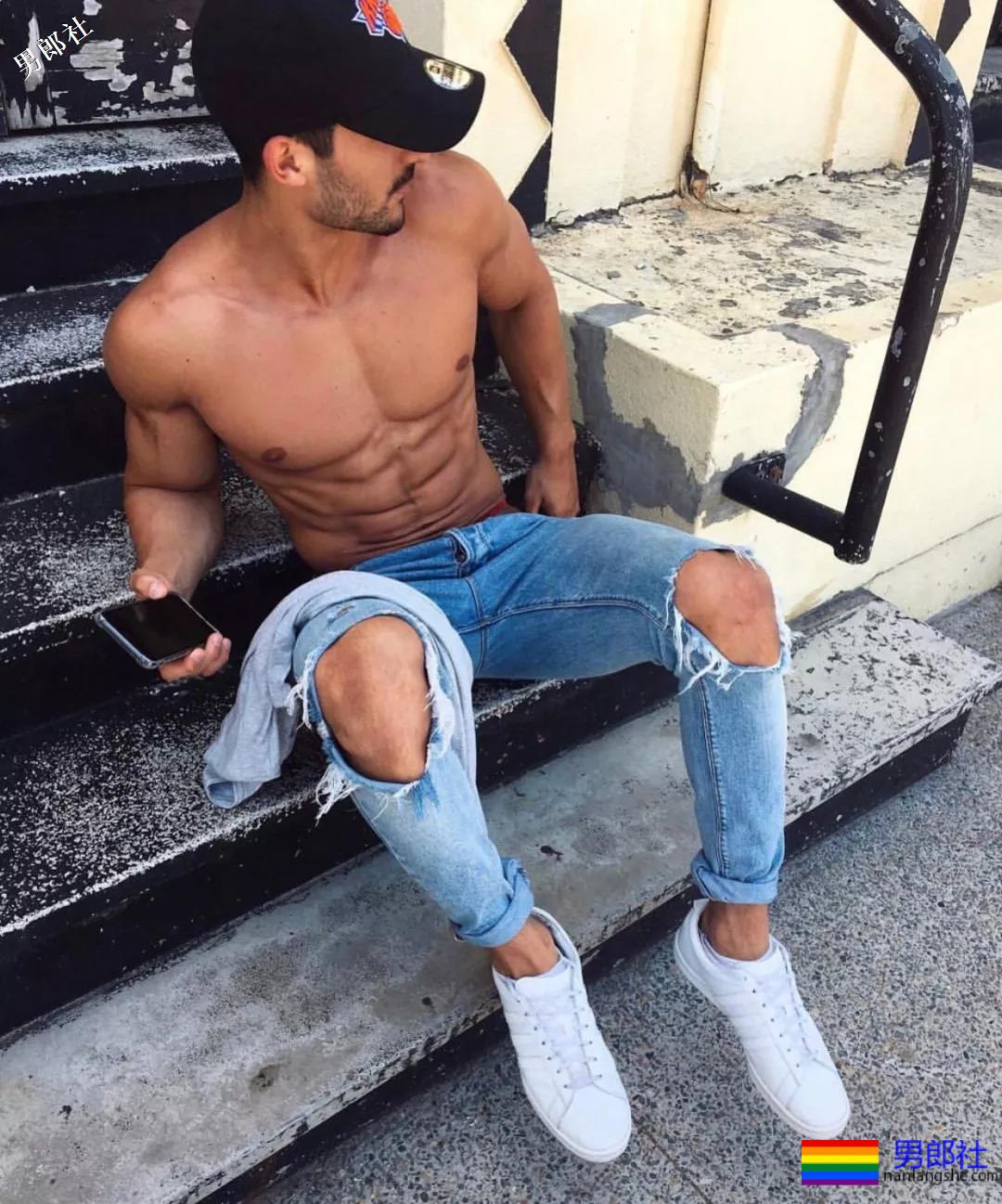 帅气的肌肉西部牛仔写真 - 51虹马