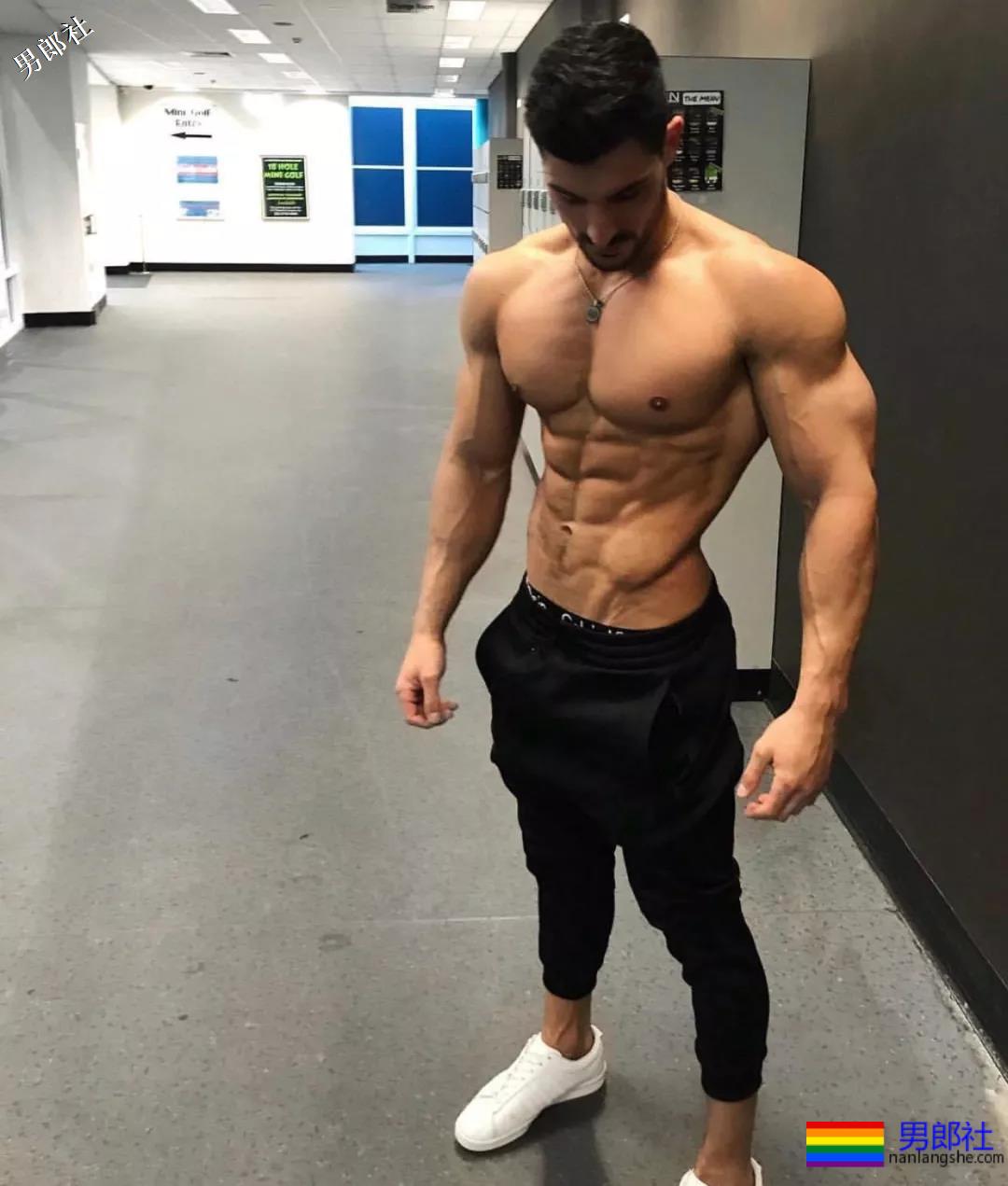 帅气的肌肉西部牛仔写真 - 51虹马